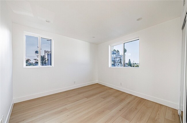 Building Photo - 13461 Beach Ave