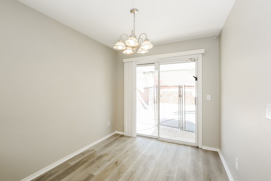 Building Photo - 1737 Villa Vista Way