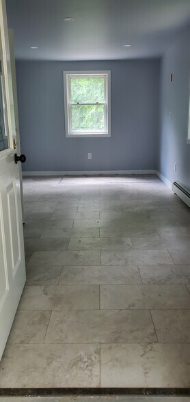 mud room/ storage - 2014 US Route 3