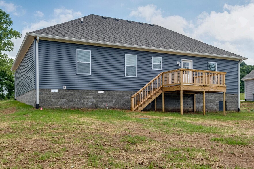 Building Photo - 648 S Tunnel Rd