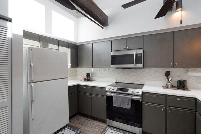 Building Photo - Charming 2BR Condo in Melbourne Beach