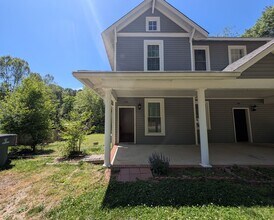 Building Photo - Downtown Concord Duplex Available Now