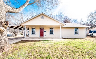 Building Photo - 1900 Terrace Lawn Dr