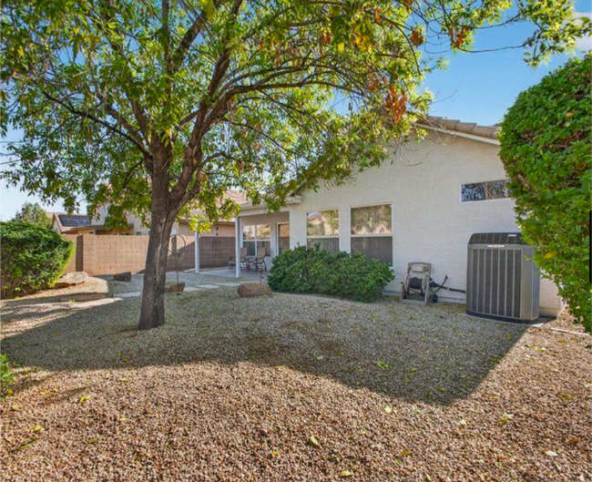Building Photo - GORGEOUS home in the heart of Gilbert!