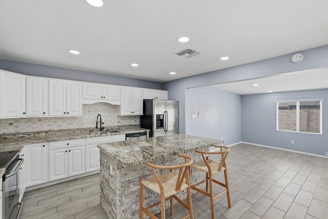Building Photo - 2934 N 79th Ln