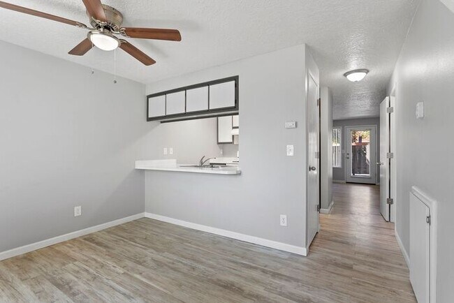 Building Photo - 2 bedroom unit. Pets OK! Lots of upgrades!...