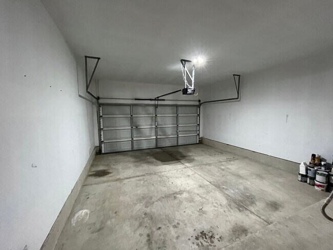 Building Photo - 15434 Grosbeak Pass