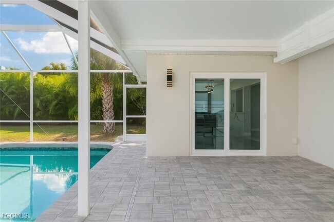 Building Photo - 2210 SE 27th Terrace