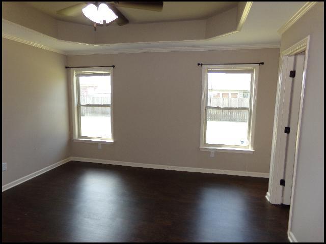 Building Photo - 2405 Canterbury Ln