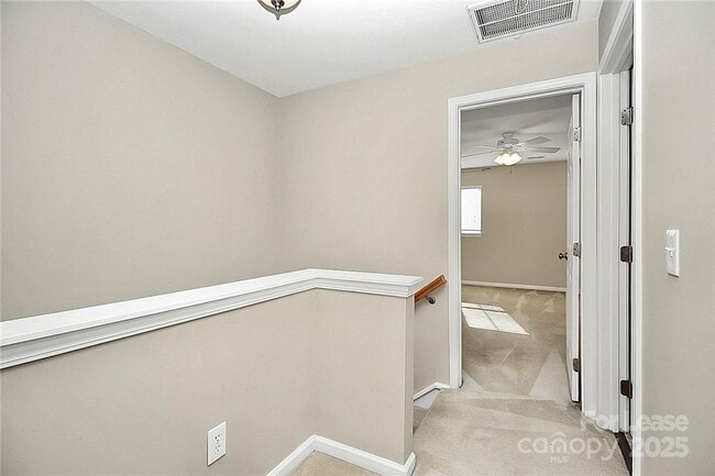Building Photo - 9563 Glenashley Dr