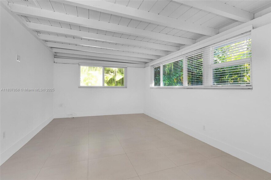 Building Photo - 5990 SW 86th St