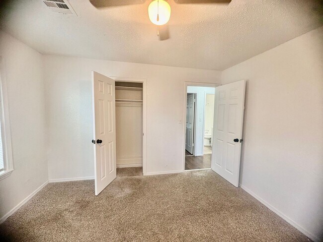 Building Photo - Three bedroom home in S.W. OKC