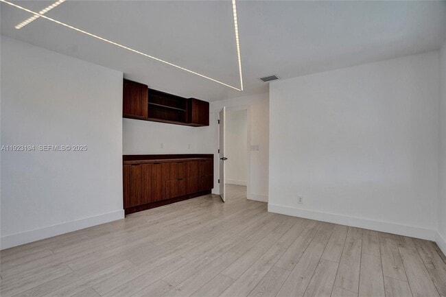 Building Photo - 3757 NE 208th Terrace