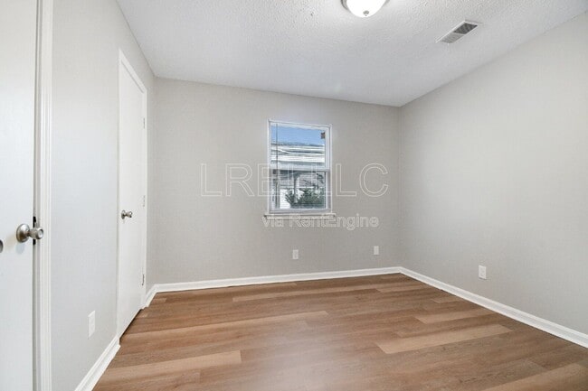 Building Photo - 929 Camden Ave