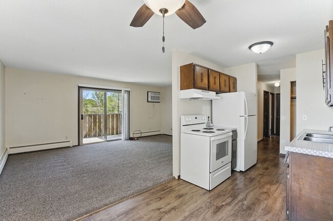 Building Photo - Forest Lake NorthShore Apartments LLC (1167)