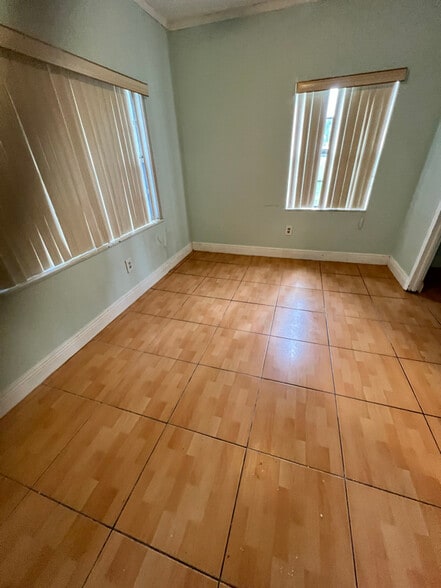 Building Photo - 1285 NE 143rd St