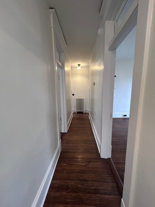 Building Photo - Renovated Victorian with historic touches & huge yard!