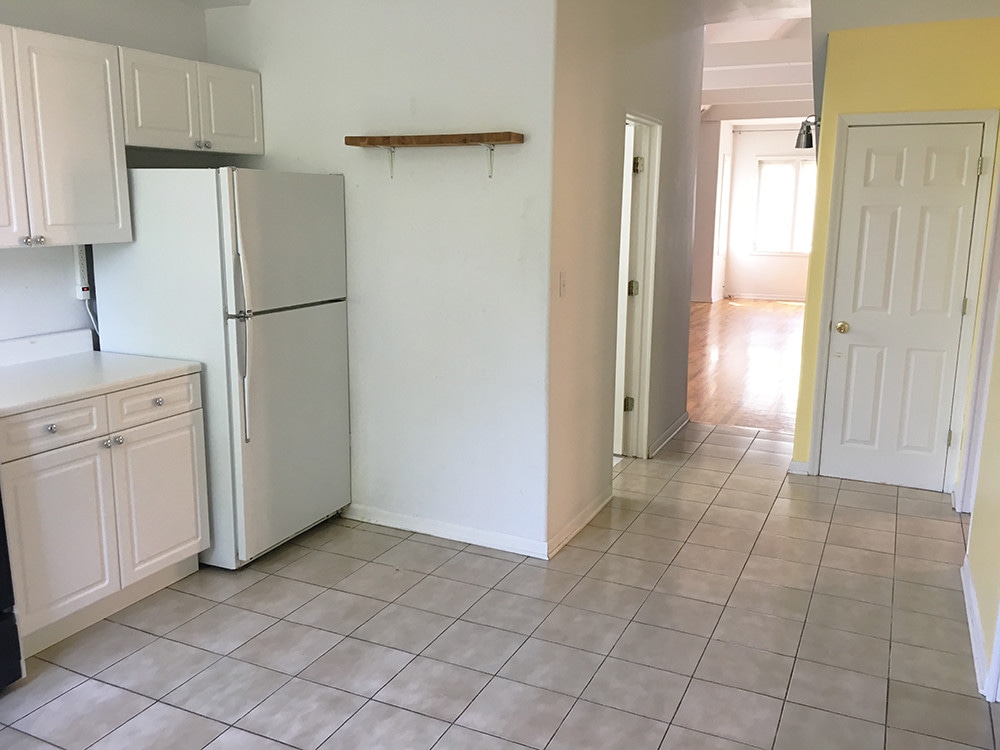 Kitchen - 1927 N Sawyer Ave