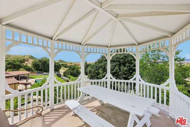 Building Photo - 27048 Triumph Ave