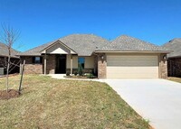 Building Photo - Gorgeous 3 Bed, 2 Bath Home in Mustang