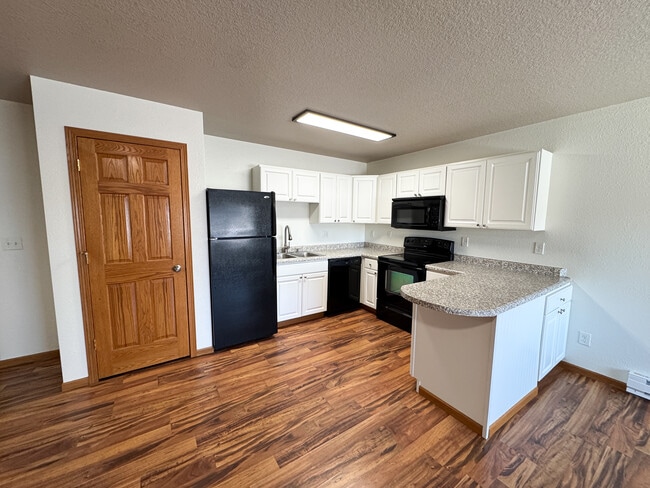 Building Photo - Theater Apartments Beulah