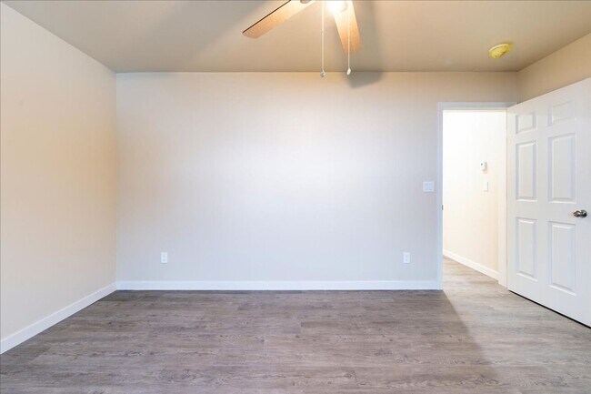 Building Photo - New Construction 2 Story 2 bedroom 1 bath side by side apartment in town