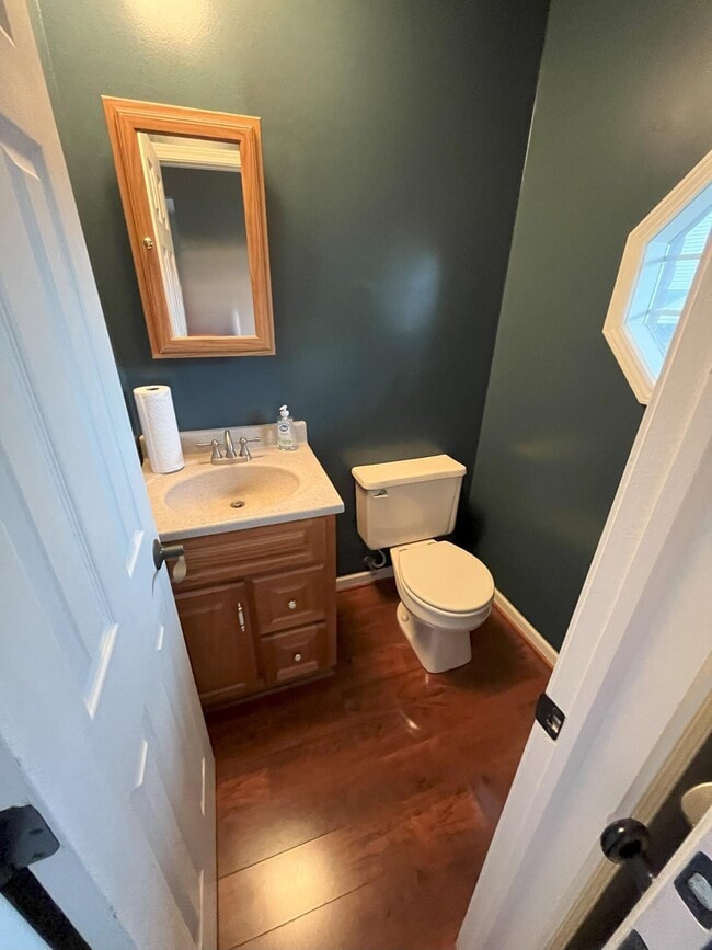 Building Photo - 3456 Burbank Dr