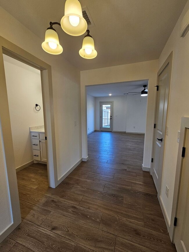 Building Photo - (3) Bed/(2.5) Bath Townhome Avail NOW! New Construction!