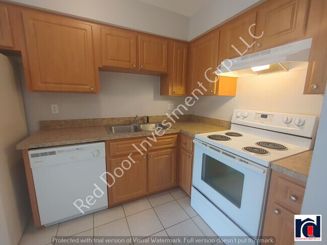 Building Photo - Updated 2 Bedroom 1 Bath Quadplex-Ocala!