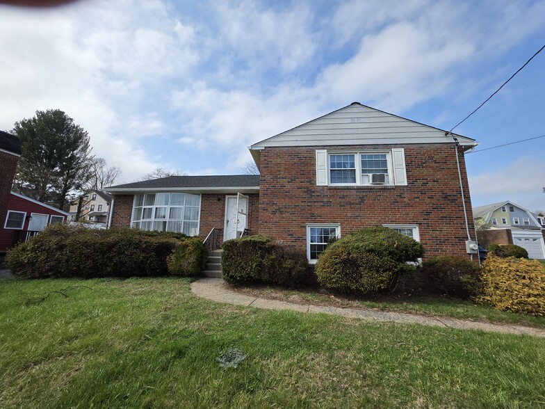 Building Photo - 20 W Marthart Ave