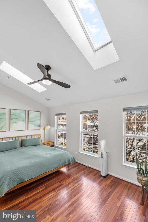 Building Photo - 381 Livermore Ln