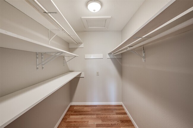 Building Photo - 12660 Ashford Point Dr