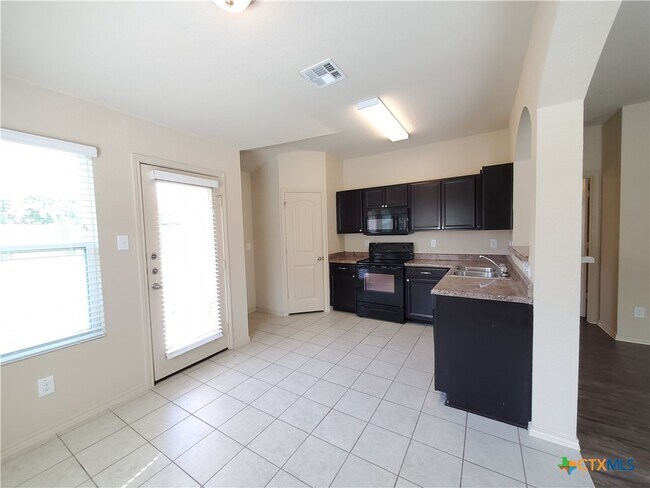 Building Photo - 1536 Gateshead Dr