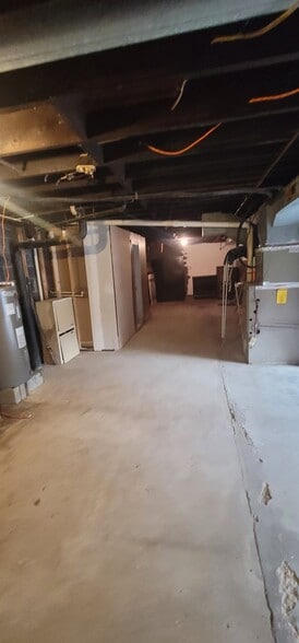 Building Photo - 1018 Willow Dr