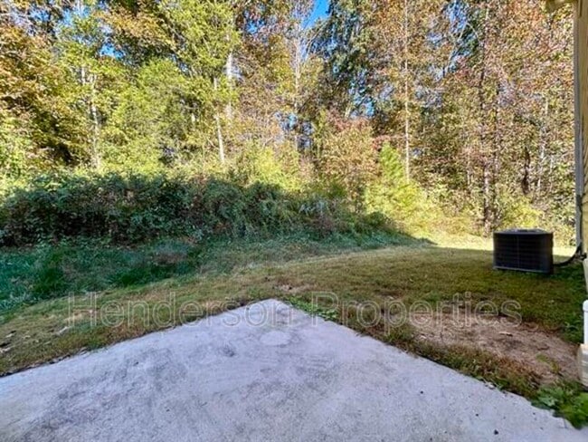 Building Photo - 303 Village Creek Way