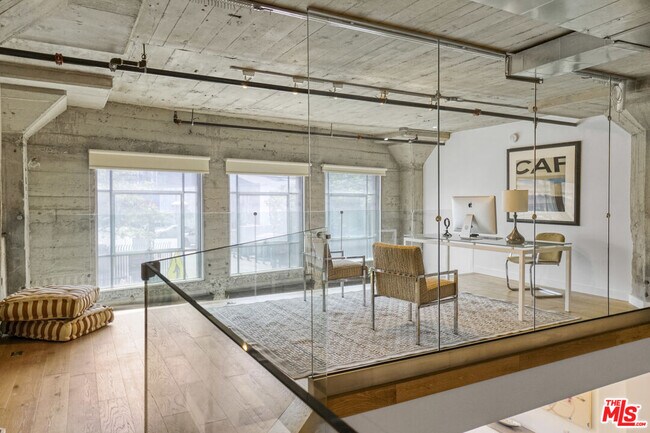 Building Photo - 1855 Industrial St