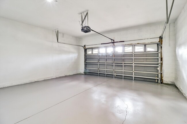 Building Photo - 2719 Portchester Ct