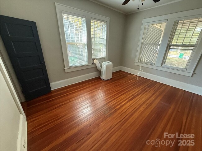 Building Photo - 319 Grandin Rd