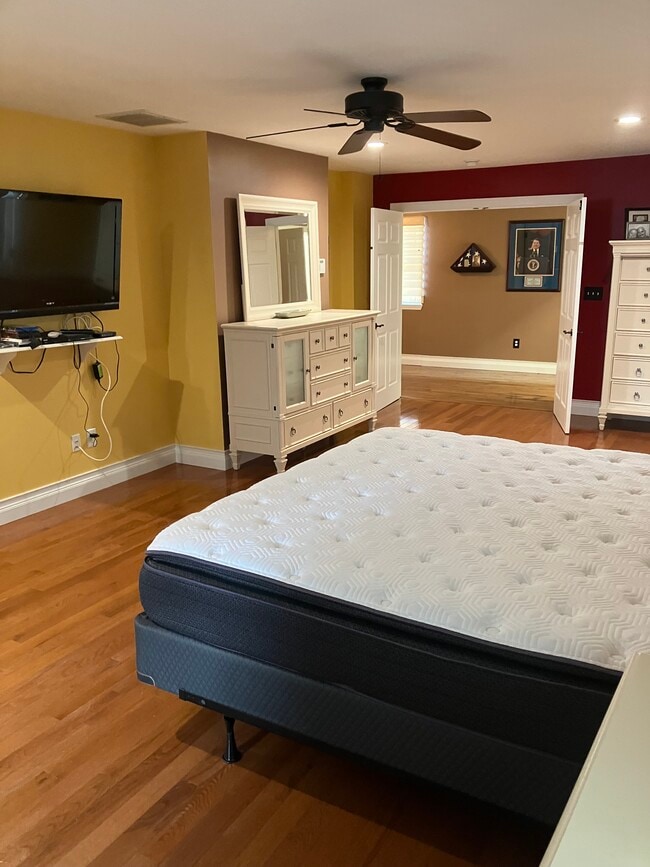 Building Photo - 117 State Ave