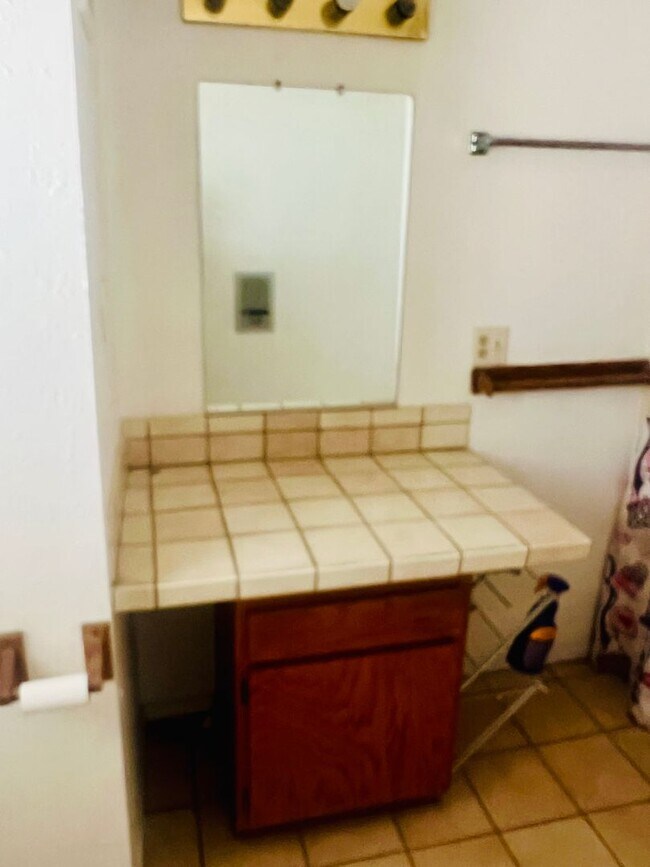 Building Photo - Charming 3-Bedroom Home including 250sqft ...