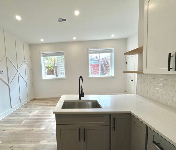 Building Photo - 1802 11th St NW