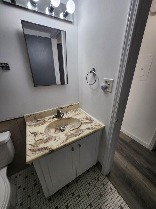 Main Sink - 134 E Bailey Rd