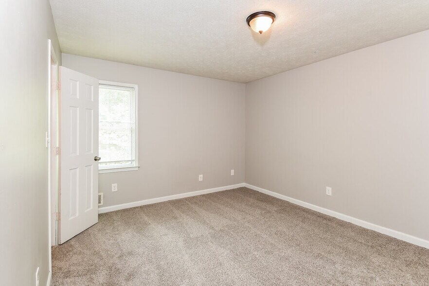 Building Photo - 4641 Flint Hill Rd SW