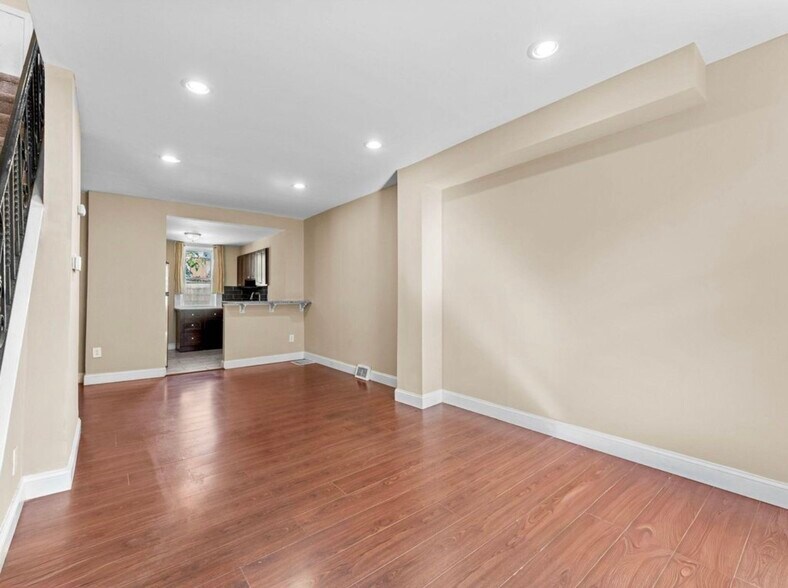 Building Photo - 2223 Winton St