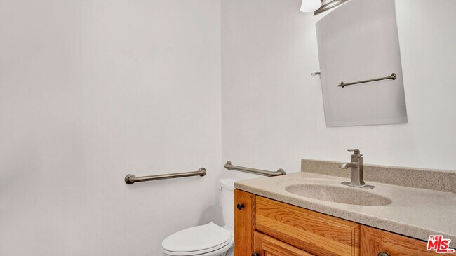 Building Photo - 263 E Sierra Madre Blvd