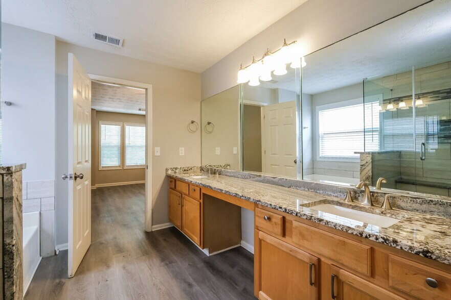 Building Photo - 461 Pondweed Dr