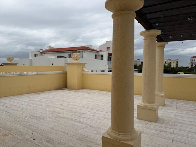 Building Photo - 107 Mendoza Ave