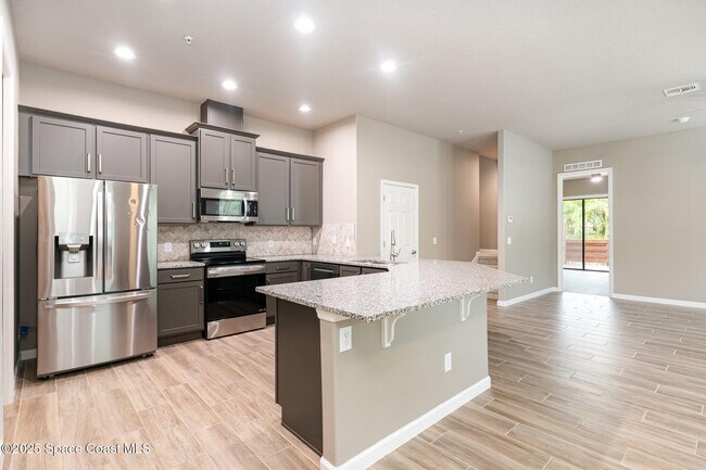 Building Photo - 735 Lanai Cir