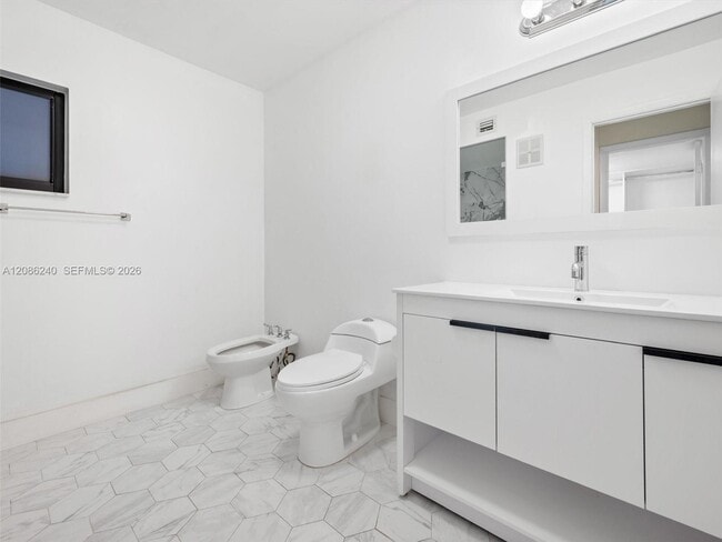 Building Photo - 1424 SW 131st Pl Cir E