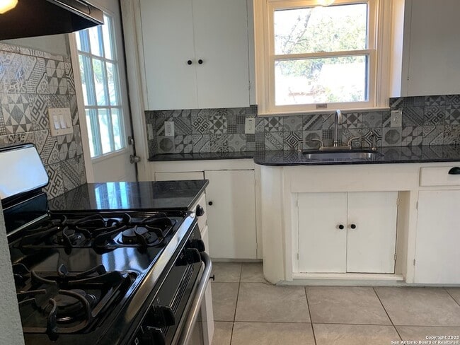 Building Photo - 773 Fulton Ave